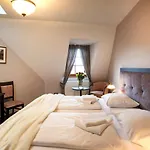 Bed & Breakfast Zeppelin Simple Acomodation Jelenia Gora