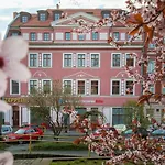 Zeppelin Simple Acomodation Bed & Breakfast 3*