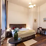 Zeppelin Simple Acomodation Bed and Breakfast