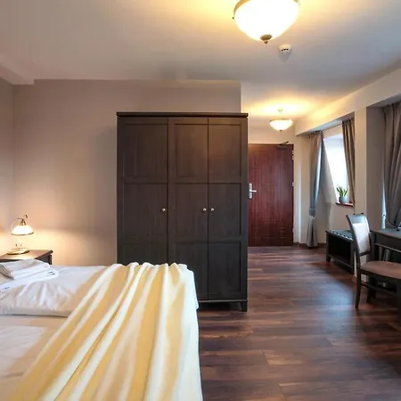 Bed & Breakfast Zeppelin Simple Acomodation 3*