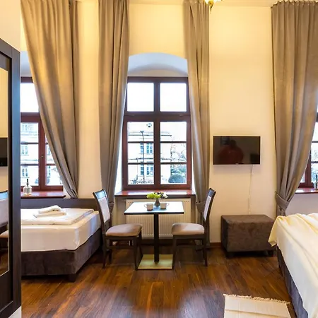 Bed & Breakfast Zeppelin Simple Acomodation *