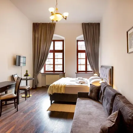 Zeppelin Simple Acomodation 3* Jelenia Góra