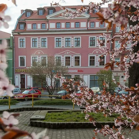 Zeppelin Simple Acomodation Bed & Breakfast Jelenia Gora