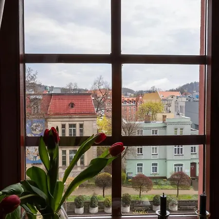 Bed & Breakfast Zeppelin Simple Acomodation Jelenia Gora