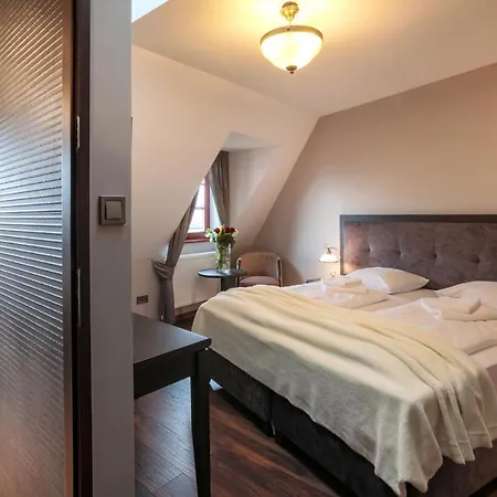 Zeppelin Simple Acomodation 3* Jelenia Góra