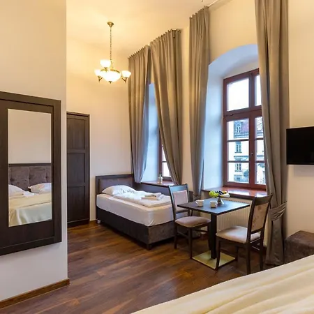 Zeppelin Simple Acomodation Bed & Breakfast Jelenia Gora