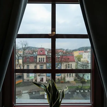 Zeppelin Simple Acomodation Bed & Breakfast Jelenia Gora