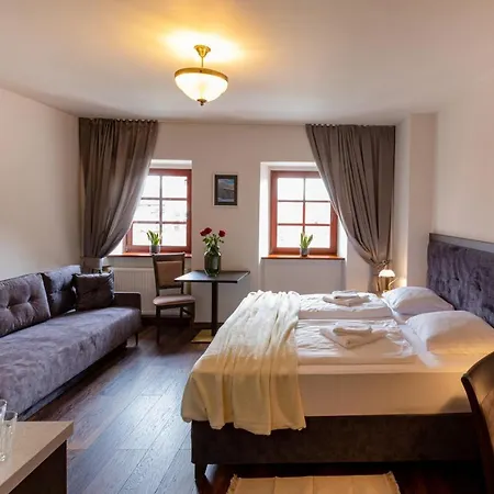 Zeppelin Simple Acomodation Bed & Breakfast *