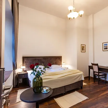 Zeppelin Simple Acomodation Bed & Breakfast