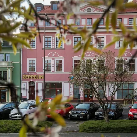 Nocleg ze śniadaniem Zeppelin Simple Acomodation Jelenia Góra