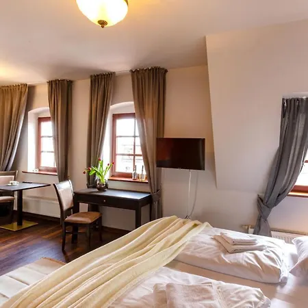 Zeppelin Simple Acomodation Bed & Breakfast Jelenia Gora