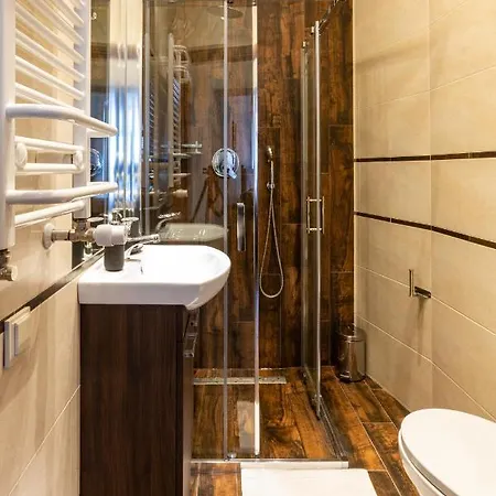 Zeppelin Simple Acomodation Bed & Breakfast Jelenia Gora