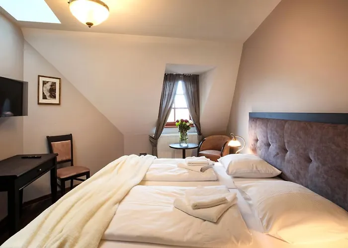 Bed & Breakfast Zeppelin Simple Acomodation Jelení Hora