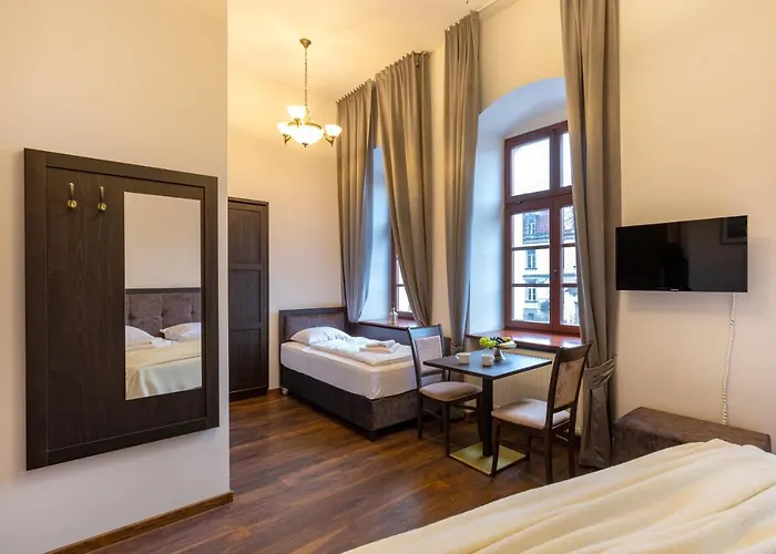 Zeppelin Simple Acomodation Bed & Breakfast Jelenia Gora