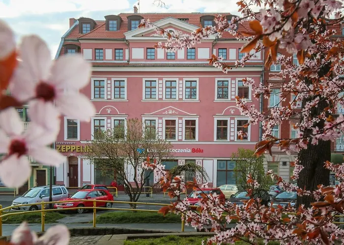 Zeppelin Simple Acomodation Bed & Breakfast 3*