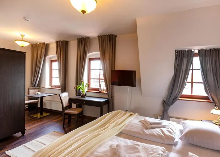 Zeppelin Simple Acomodation Bed & Breakfast Jelenia Gora