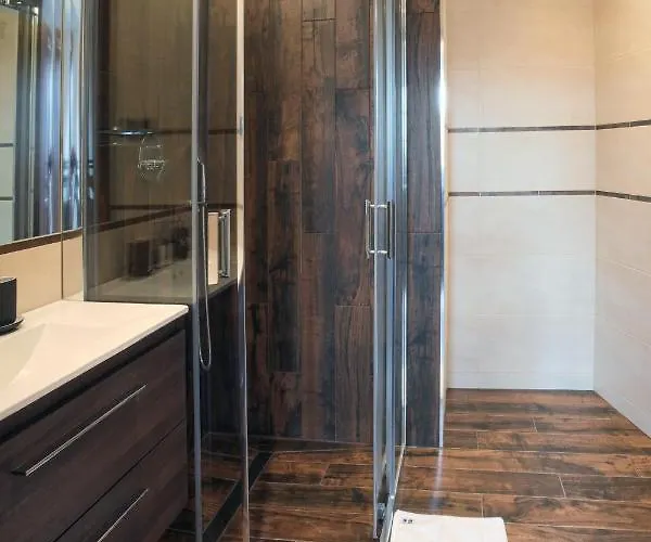 Bed & Breakfast Zeppelin Simple Acomodation 3*