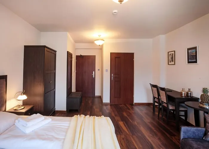 Zeppelin Simple Acomodation Bed & Breakfast Jelení Hora