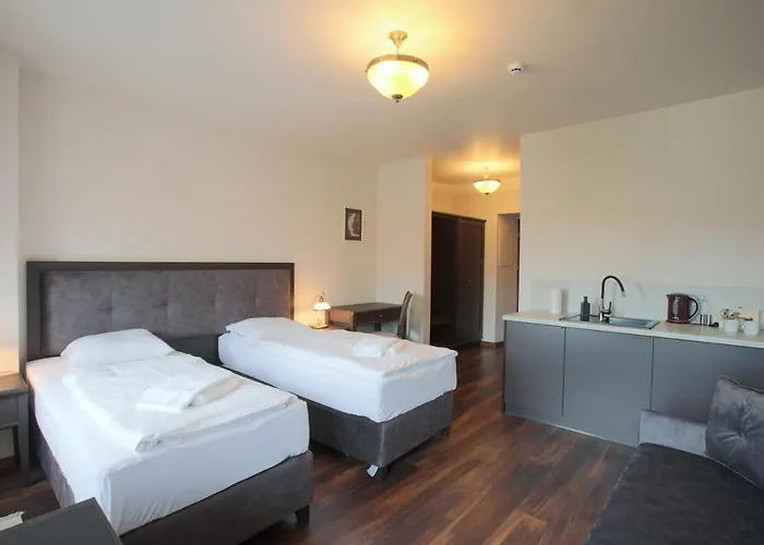 Zeppelin Simple Acomodation Bed & Breakfast 3*